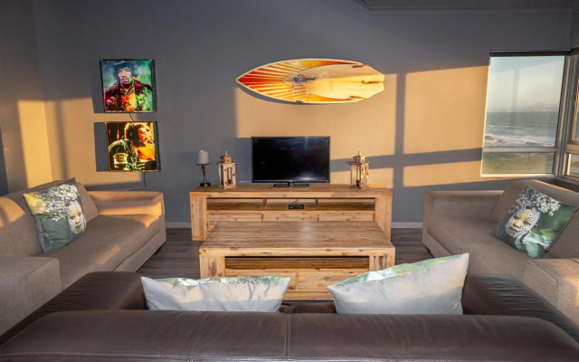 Spacious Luxury 3 Bedroom Apartment B401 Sea Spray