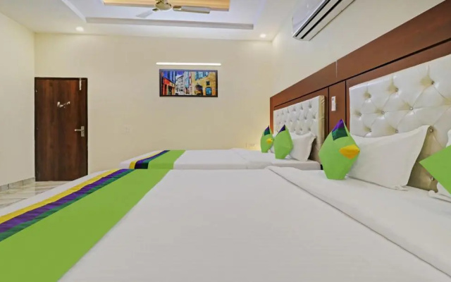OYO 27061 Hotel Magnum