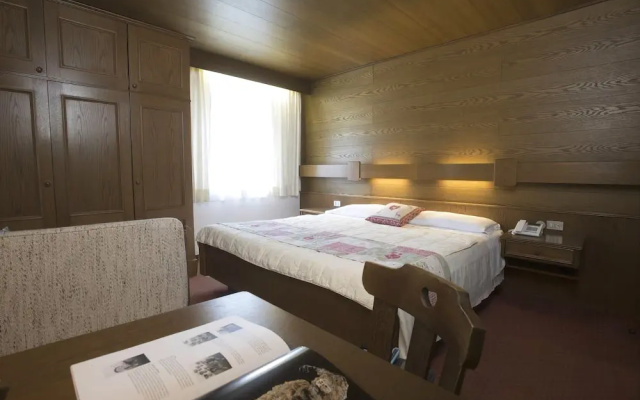 Sport Hotel Enrosadira