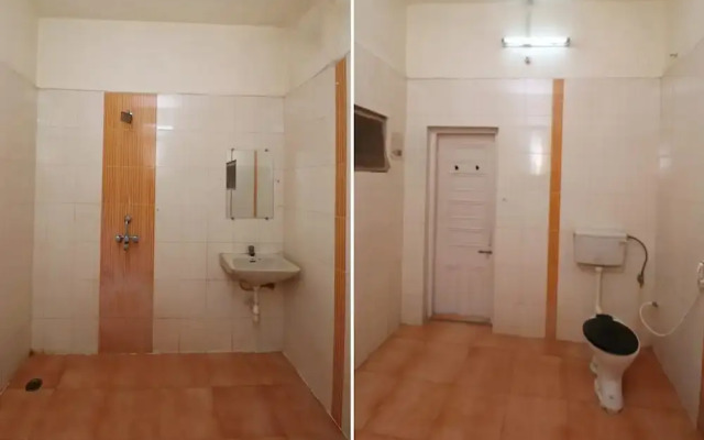 OYO 37028 Hotel Sheela