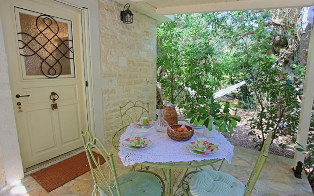Prasini Luxury Cottage