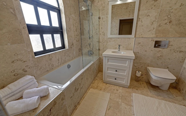 Lagoon Suites Boutique Hotel