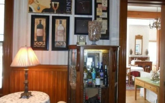 Rockwell Falls Inn and Wine Bar