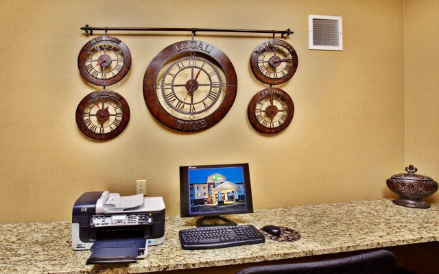 Holiday Inn Express Hotel & Suites Dubuque by IHG