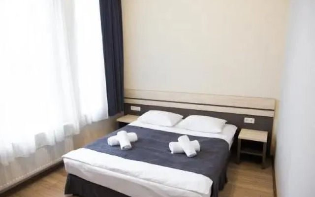 Hotel Merry Land