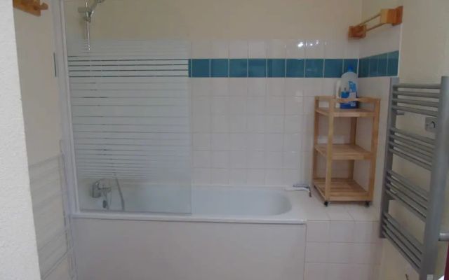 Lou Services Apartment CB3 LSI 001