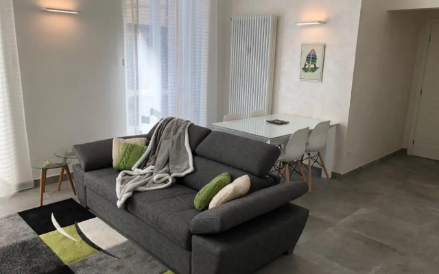 Joe Luxury House