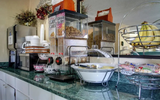 Key West Inn - Roanoke