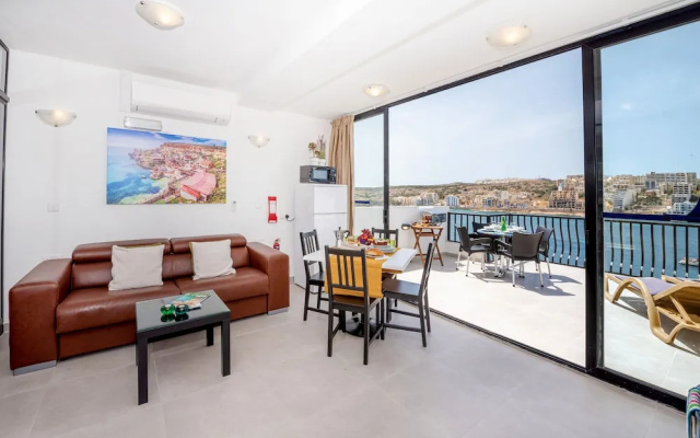 Harbour Lights Seafront Penthouse by Getaways Malta