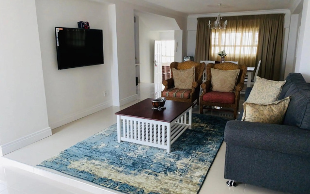 Bencorrum Self-Catering Apartments