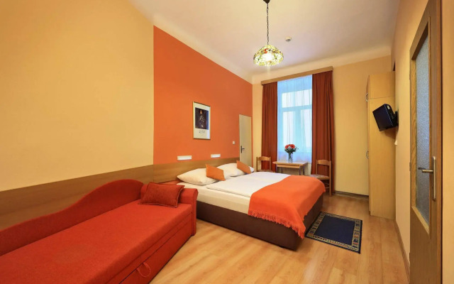 Hotel Golden City Garni