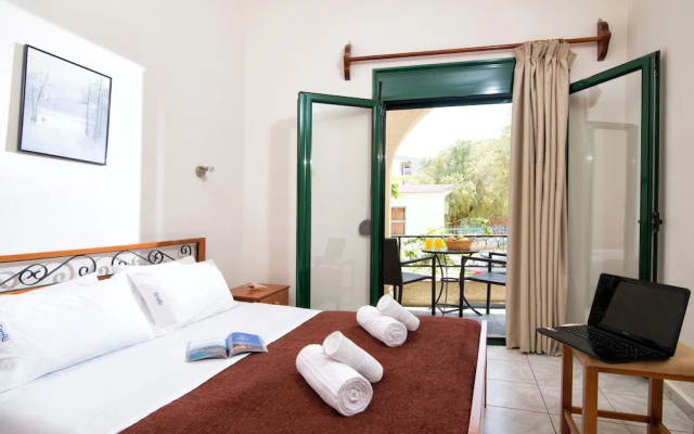 Central Cozy Apt 150m From Beach