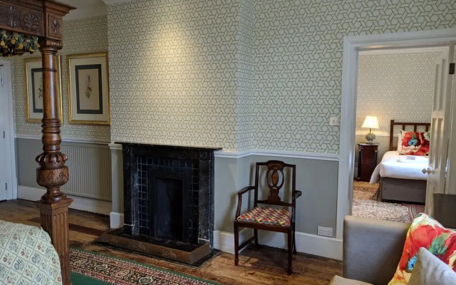 Huntsham Court
