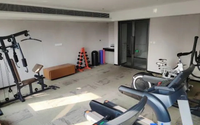 Holz Riez Hotel(Shenyang Yuhongshengjing Hospital Jilihu Street Metro Station)