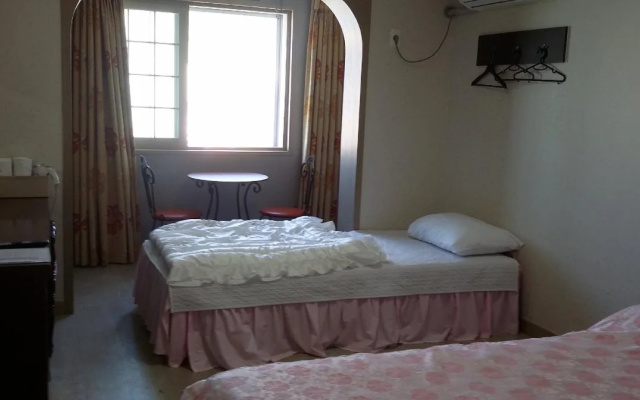 Hera Hotel