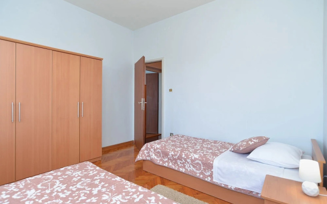 Apartment 1947