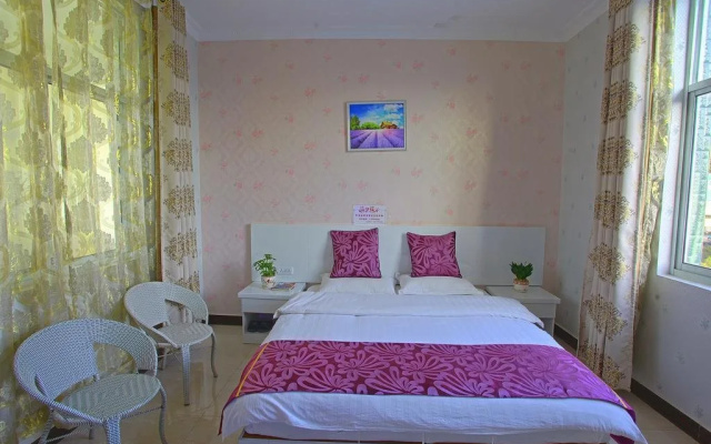 Lijiang Airport Yijia Hotel