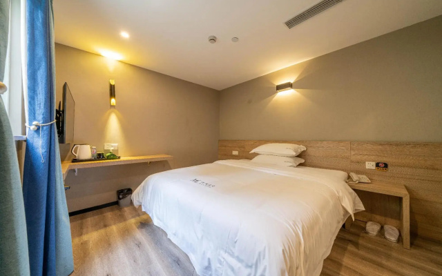 Mila  Hotel