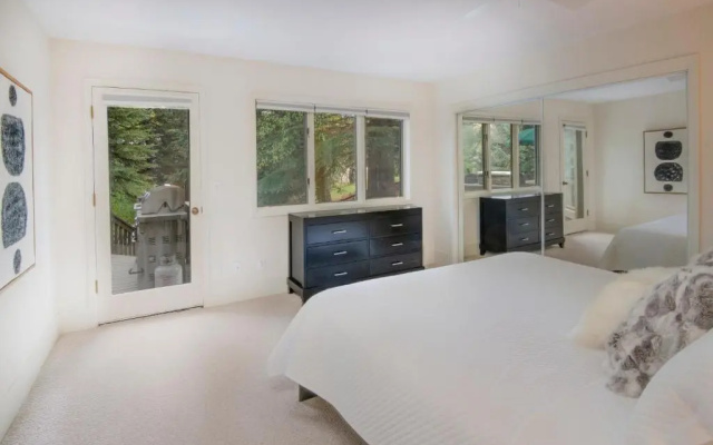 Modern Beaver Creek Private House