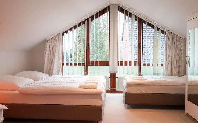 Tolstov-Hotels Beautiful Villa with Big Garden