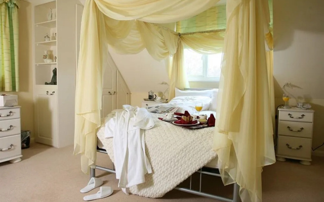 Les Bouviers Restaurant With Rooms