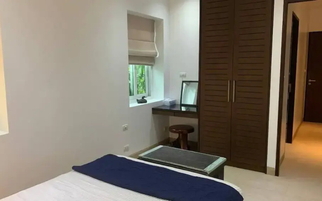 Beachfront and Pool 2 BR Apt- Celeena 870