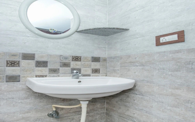 OYO 15482 Delite Suites