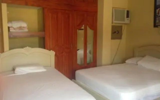 Hostal Manta Tropical
