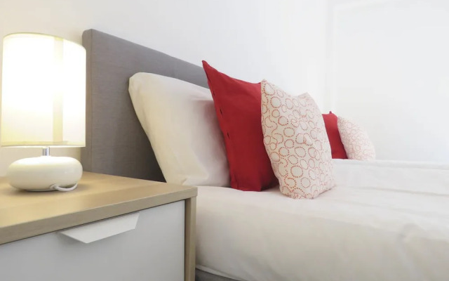 Tudors - Fabrick Twin Bed Apartment