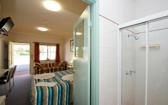 Lamington Hotel Motel
