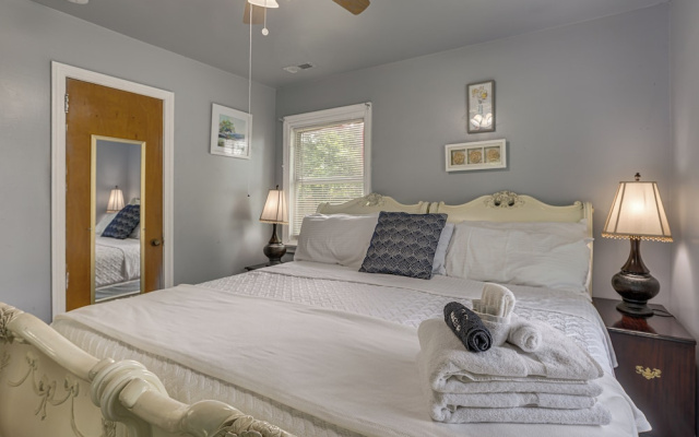 3 Mi to Downtown: Family-friendly Birmingham Home