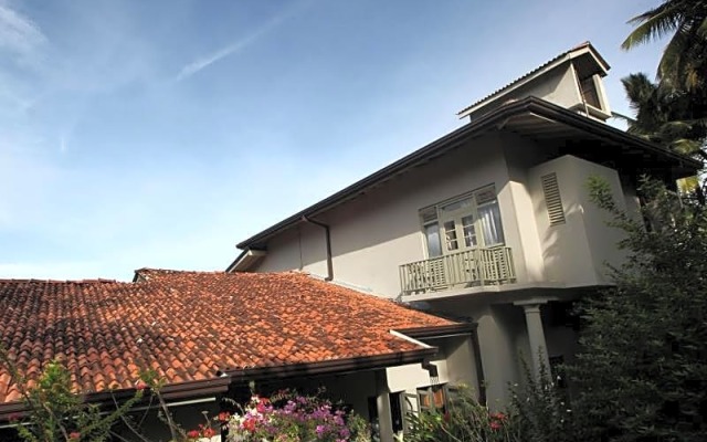 Отель Hibiscus Villa вид на фасад