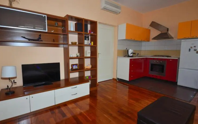Tiramola Apartment Old Town