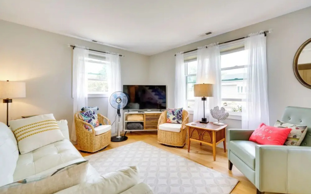 Charming + Updated Villas Home w/ Backyard!