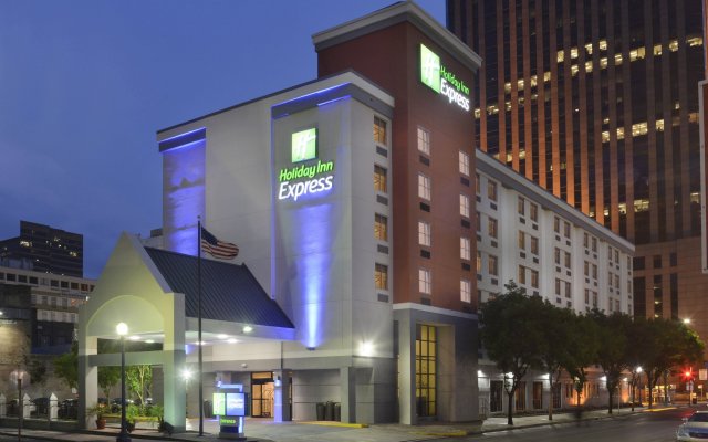 Holiday Inn Express New Orleans Downtown 2