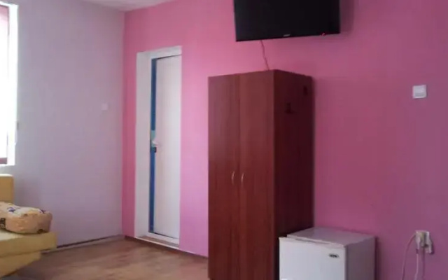 Guest House Bedrock