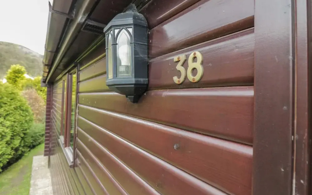 Canadian Cabin No 38