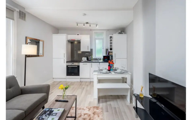 Graeme Road Enfield Town Apartments