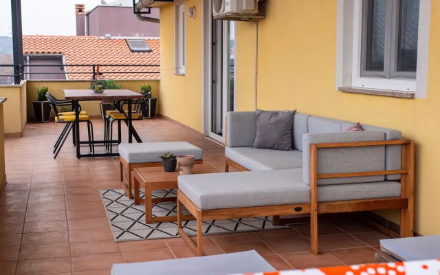 Apartment 1496