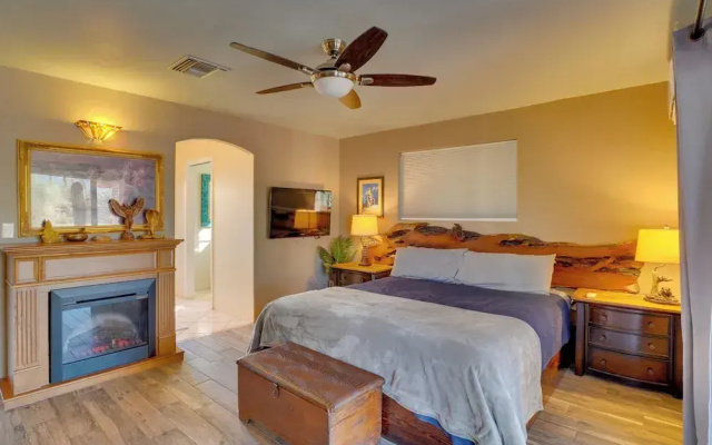 Pool & Stunning Mtn Views! Eclectic Tucson Home