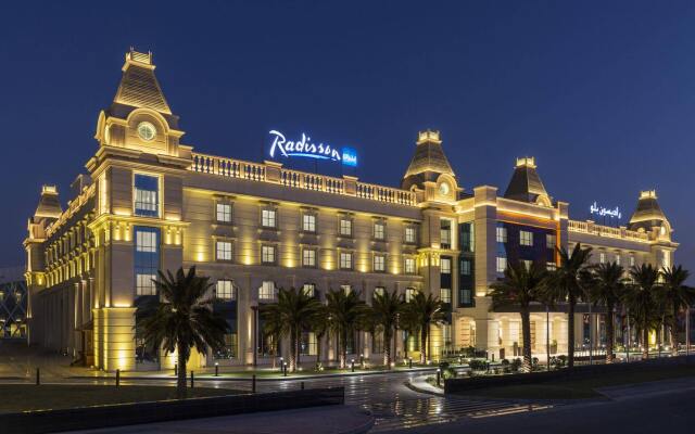 Radisson Blu Hotel, Ajman вид на фасад