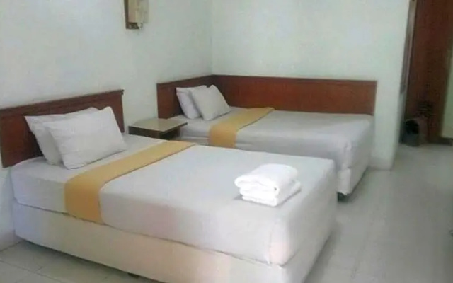 Pandu Lakeside Parapat Hotel