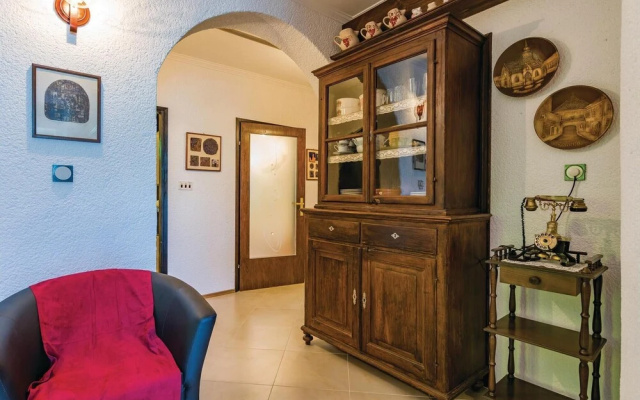 Beautiful Home in Novigrad With Wifi and 2 Bedrooms