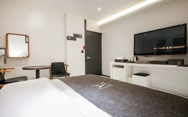 Yellow Hotel