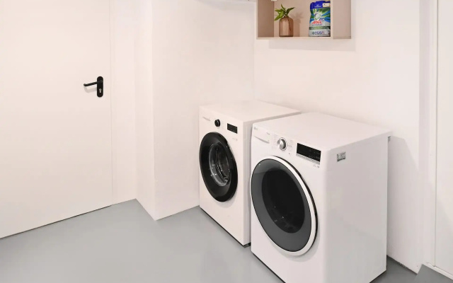 Icon Central SKG