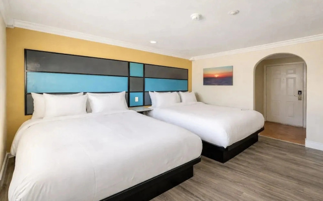 Avenida VIctorville by Aurelia