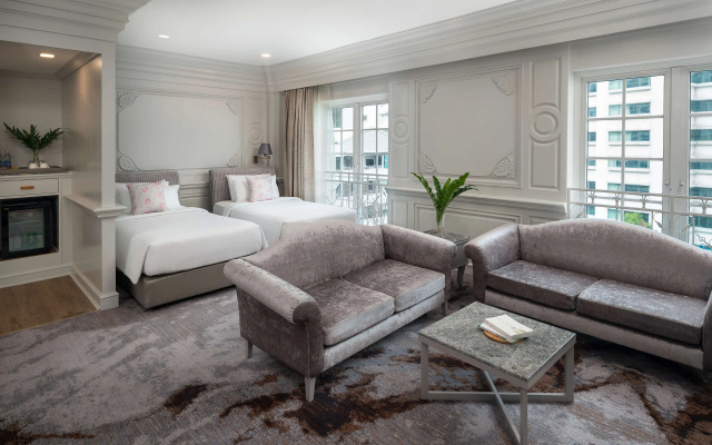 Kingston Suites