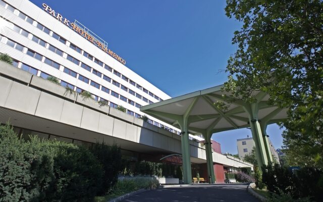 Danubius Hotel Flamenco вид на фасад