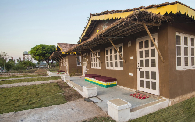 Pachmarhi Foothill Cottages by Vanyum