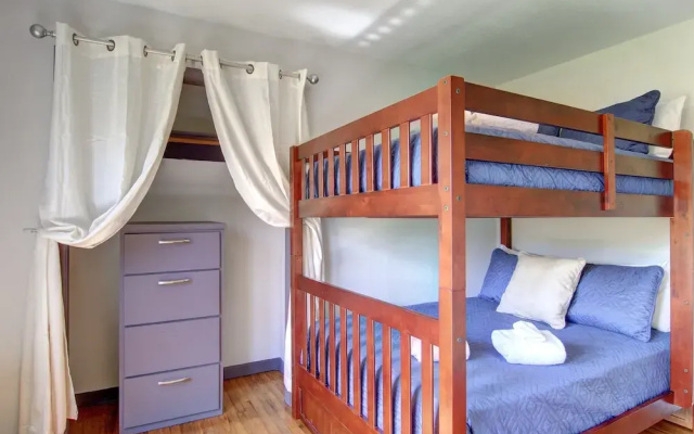 Pier Heaven 6031abc 9 Bedroom Home by RedAwning